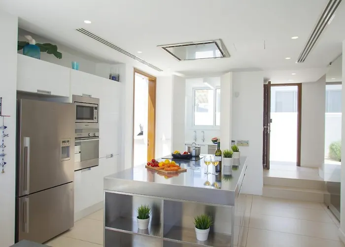 Seaview Zinnia Protaras