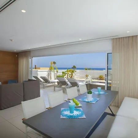 Seaview Zinnia Villa *