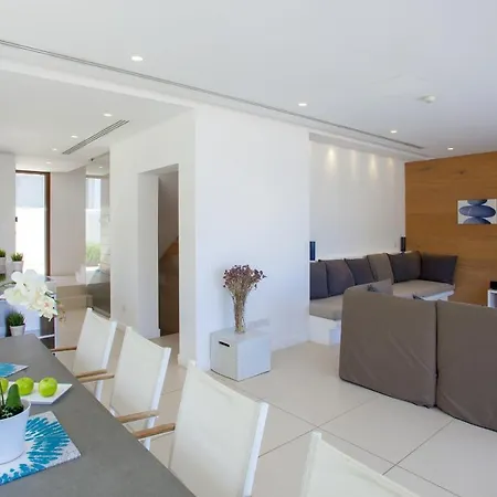 Seaview Zinnia Villa *