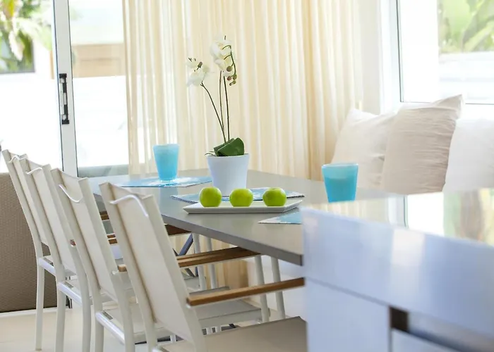 Seaview Zinnia Villa